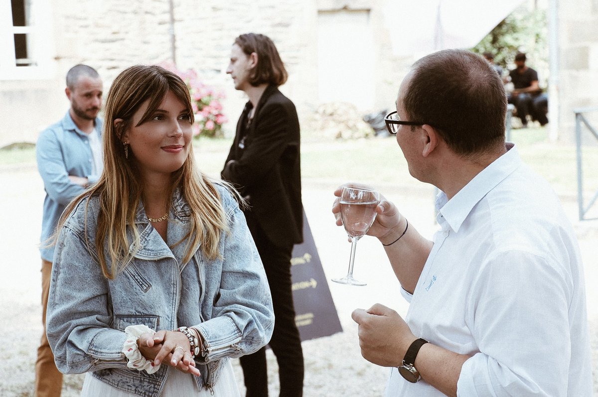 HtmyFR's tweet photo. 💜 #HTMYInside | Vendredi dernier, les équipes @HtmyFR et @CabinetQuiblier se rencontraient lors d'un #Summerbreak organisé à @leclozr.

Une superbe journée ensoleillée riche en échanges pour notre plus grand plaisir autour d'#IceBreakers ! ☀️ #NewChallenge https://t.co/SKK5KNYVtt