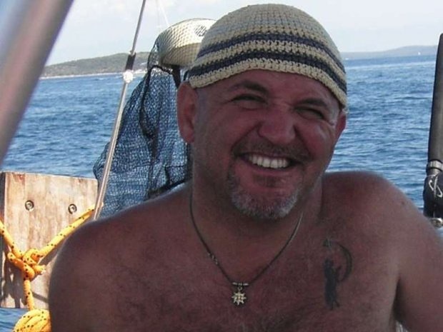 beabri's tweet photo. Oggi è un altro #20luglio.
Il quarto da quando #MaxFanelli ha lasciato “questo mondo con il corpo, non certo con l’anima”.
Nelle sue ultime parole si augurava di aver lasciato una necessità.
#thread https://t.co/rEjPalS0Fj