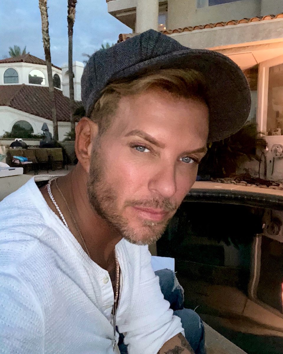 mattgoss's tweet photo. Remember you absolutely deserve ALL the #love that you keep giving to everyone else. There is not a more valuable asset than your heart. ❤️ https://t.co/5s1tzI3vq5