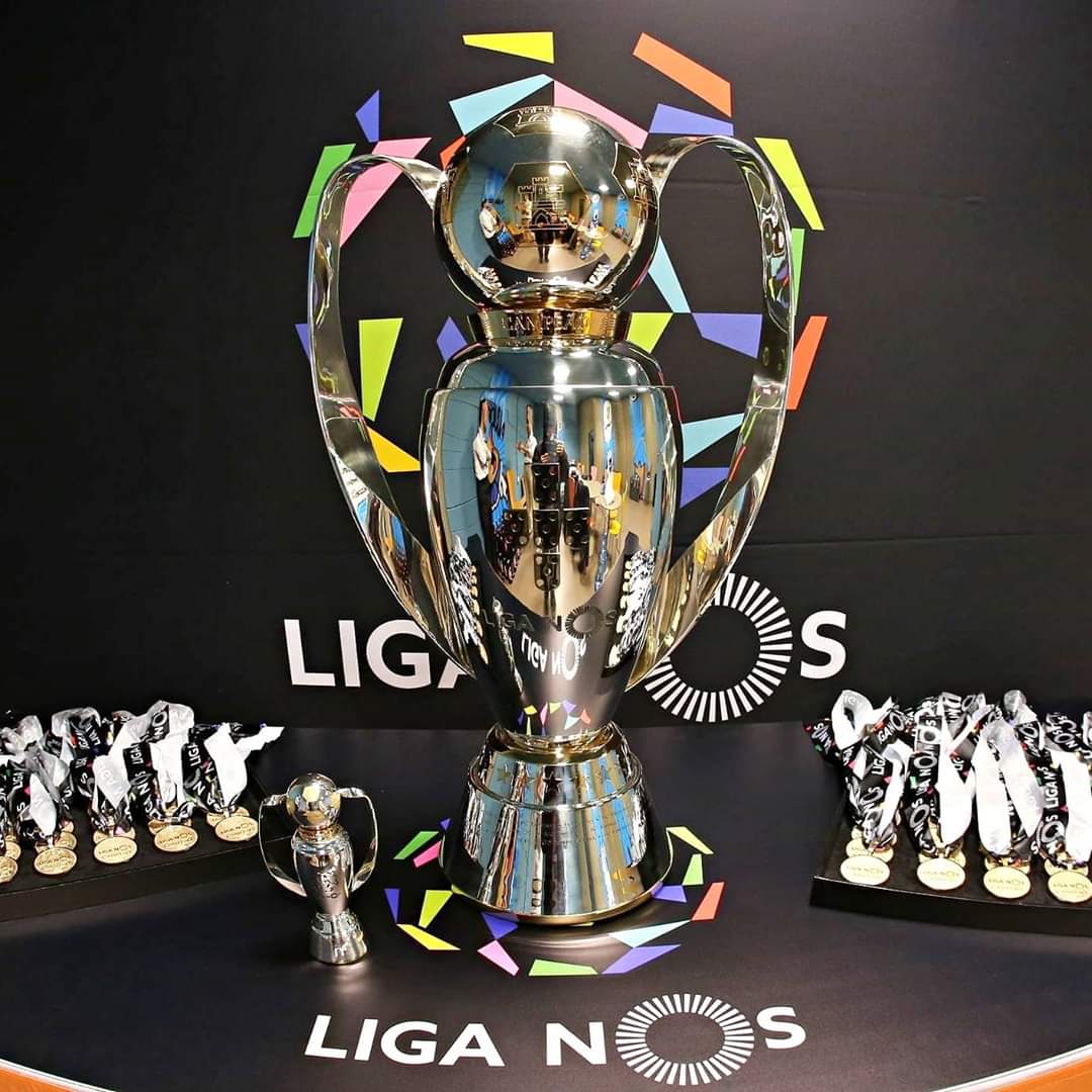 Tudo pronto para ser entregue ao Campeão! 💪🏻
Para quem será a taça pequena? 😅👀
