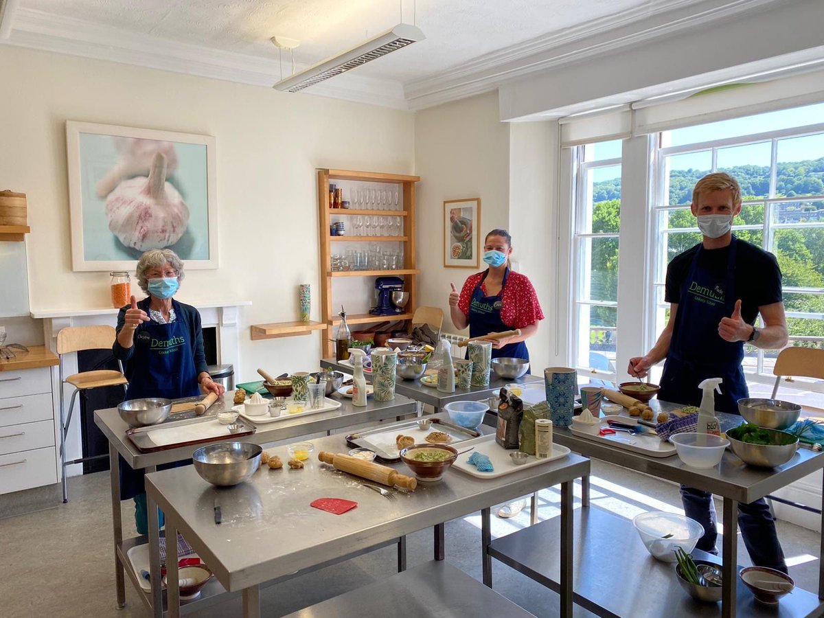 Under the masks students from last week's Fast &amp; Delicious class are saying 'Cheeeeese'😷although technically it was cashew and almond ricotta that they were making 😋 🧀 🌱

We would love to cook with you soon- take a look at all our upcoming classes here buff.ly/2C6hHuT
