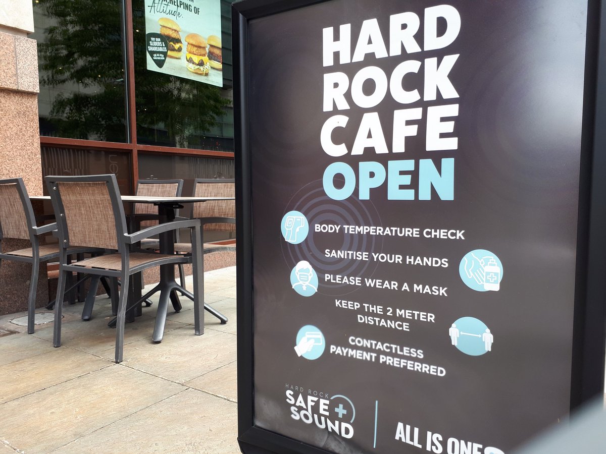 bemusedbackpack's tweet photo. #ad A prime example of a restaurant getting infection control right at .@HardRockCafeMCR! And from a qualified nurse their Safe and Sound policy is just right, giving visitors an awesome time with even more awesome food and keeping them safe too. #LegendsOnly #HardRockPartner https://t.co/emJnQUdRkx