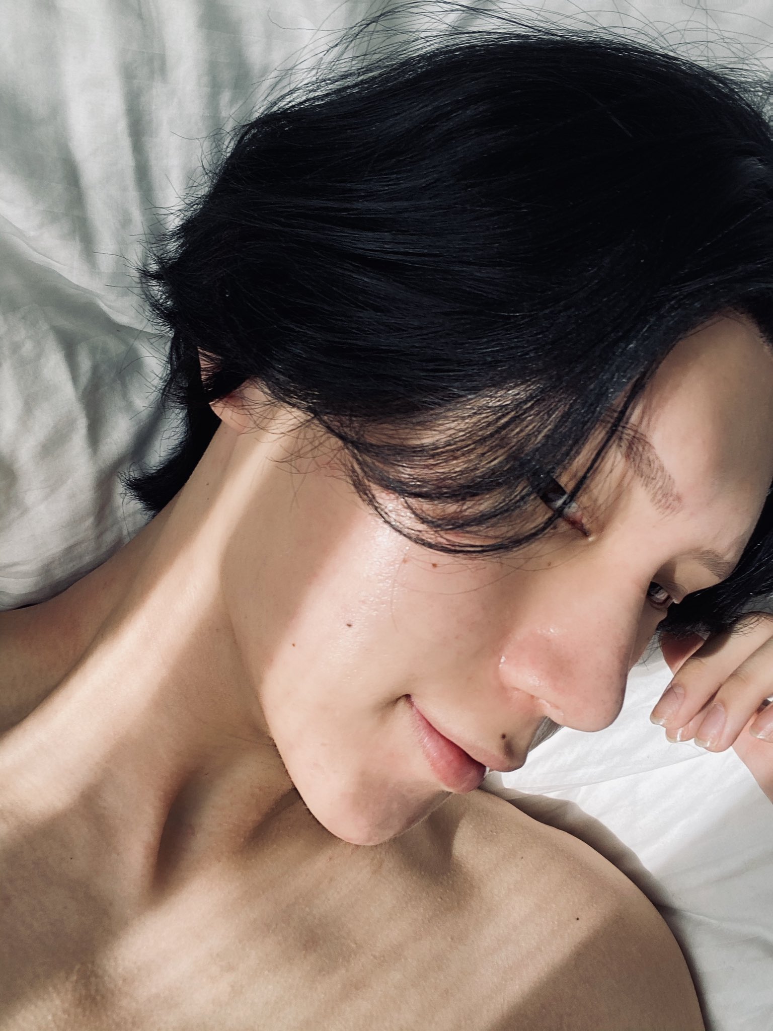 Gyutae ギュテ 眉アートメイクして肌も最近調子よくて ウィッグかぶればそれなりに見えるようになってきた 銀座ビアンカクリニックの増淵先生に心から感謝します 眉アートメイクから約3週間 T Co 9qqq470i3j Twitter