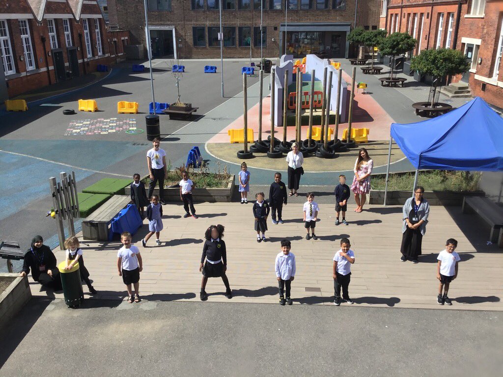 RFitzroyAcademy's tweet photo. The #Ashanticlass bubbles of 2020. You have been superb and we are incredibly proud of you! #Year1 https://t.co/JiOLs3xgcn