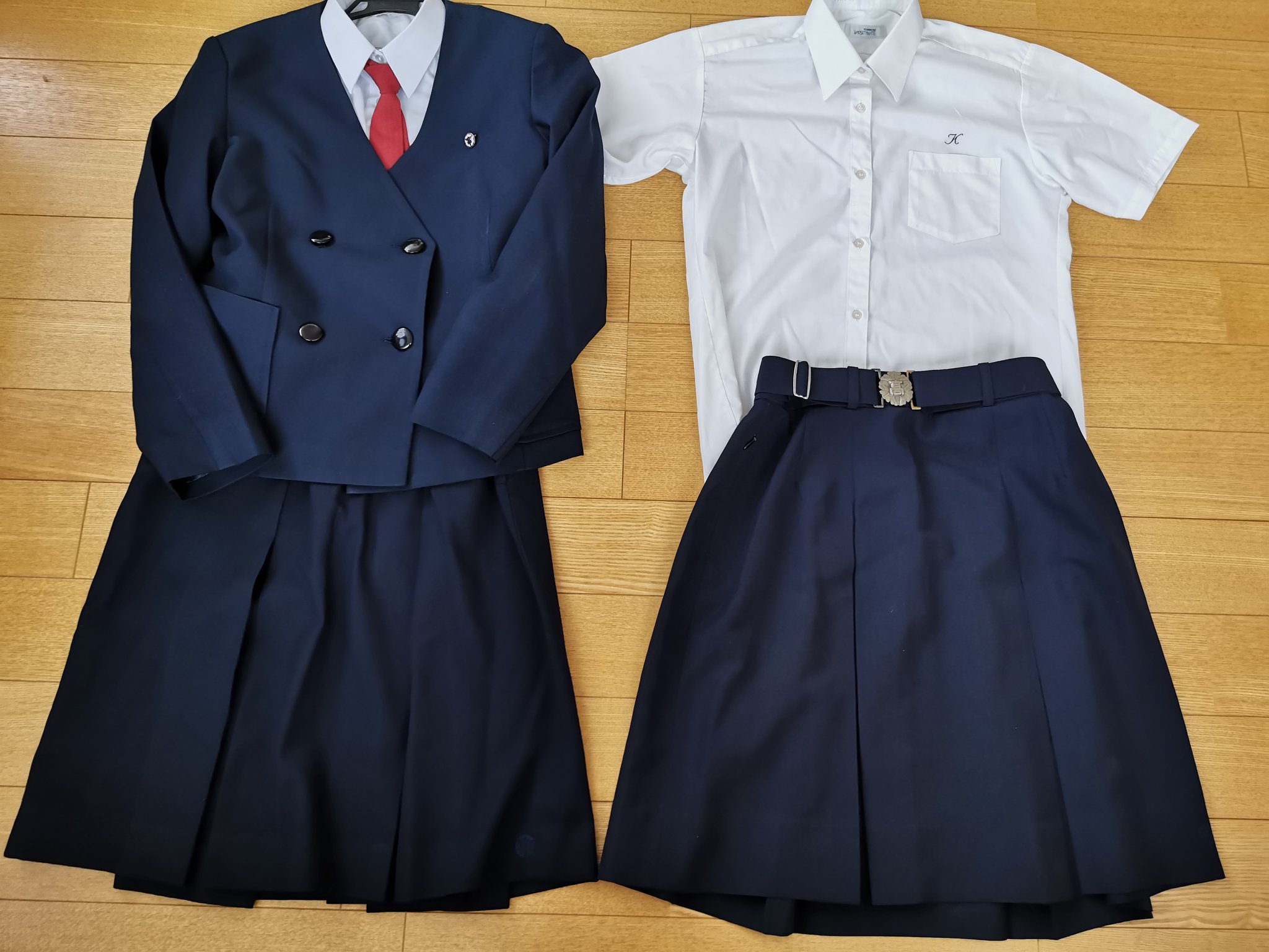 制服買取 買い取り 専門店デジタルウェブ En Twitter 熊本県立熊本高校の制服セットを買い取らせて頂きました 襟なしジャケットに赤ネクタイ 冬服はジャンパースカートです ベルトのバックルが校章で特徴的 デジタルウェブへお売り頂きありがとうございました