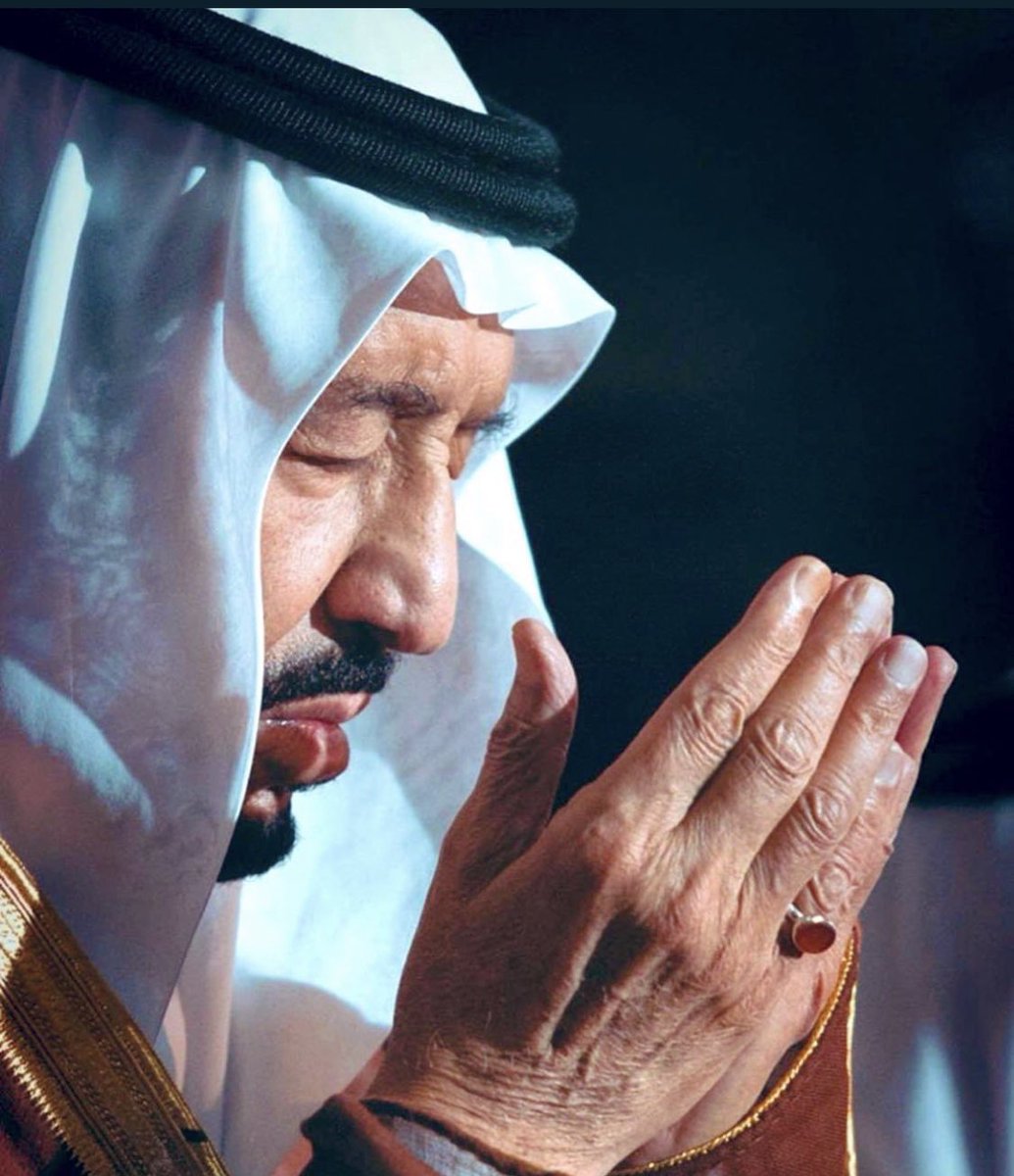 اللهم احفظ #خادم_الحرمين_الشريفين  #الملك_سلمان وألبسه ثوب الصحة والعافية