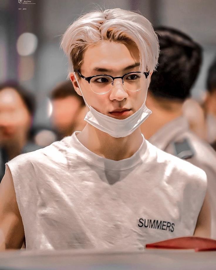 Jeno and his specs   #ForNCTandWAYV  #JenoAppreciationDay #JENO  #제노 @NCTsmtown_DREAM