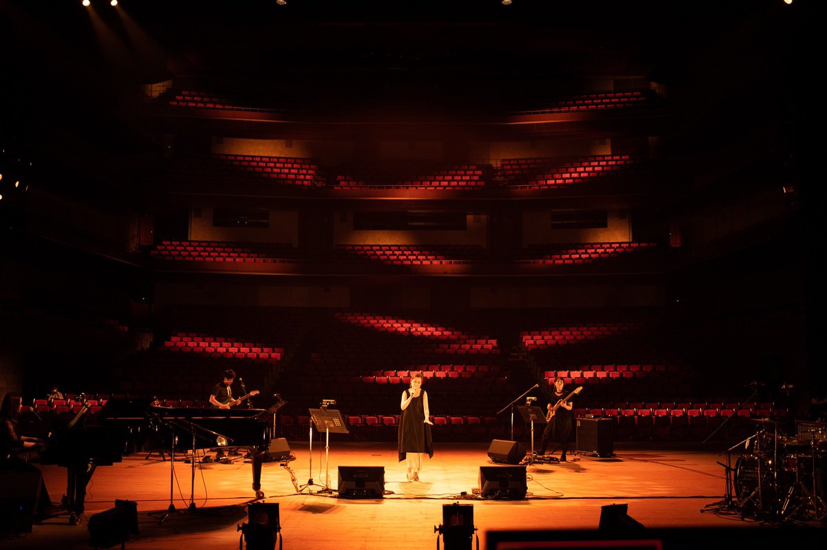 enpou__'s tweet photo. #JAPAN31project エンターテイメントの復活を祈って照らしました。
和紗 Road to 15th Online Live Special in Kyoto
2020.7.18@ロー��シアターメインホール
Photo:10mm-photographic studio.
Lighting:kehaiworks

配信アーカイブ
https://t.co/jpDTqV1sx1
1:15:00~1:26:50、MCから２曲お届けします。 https://t.co/QFA3xvowj9