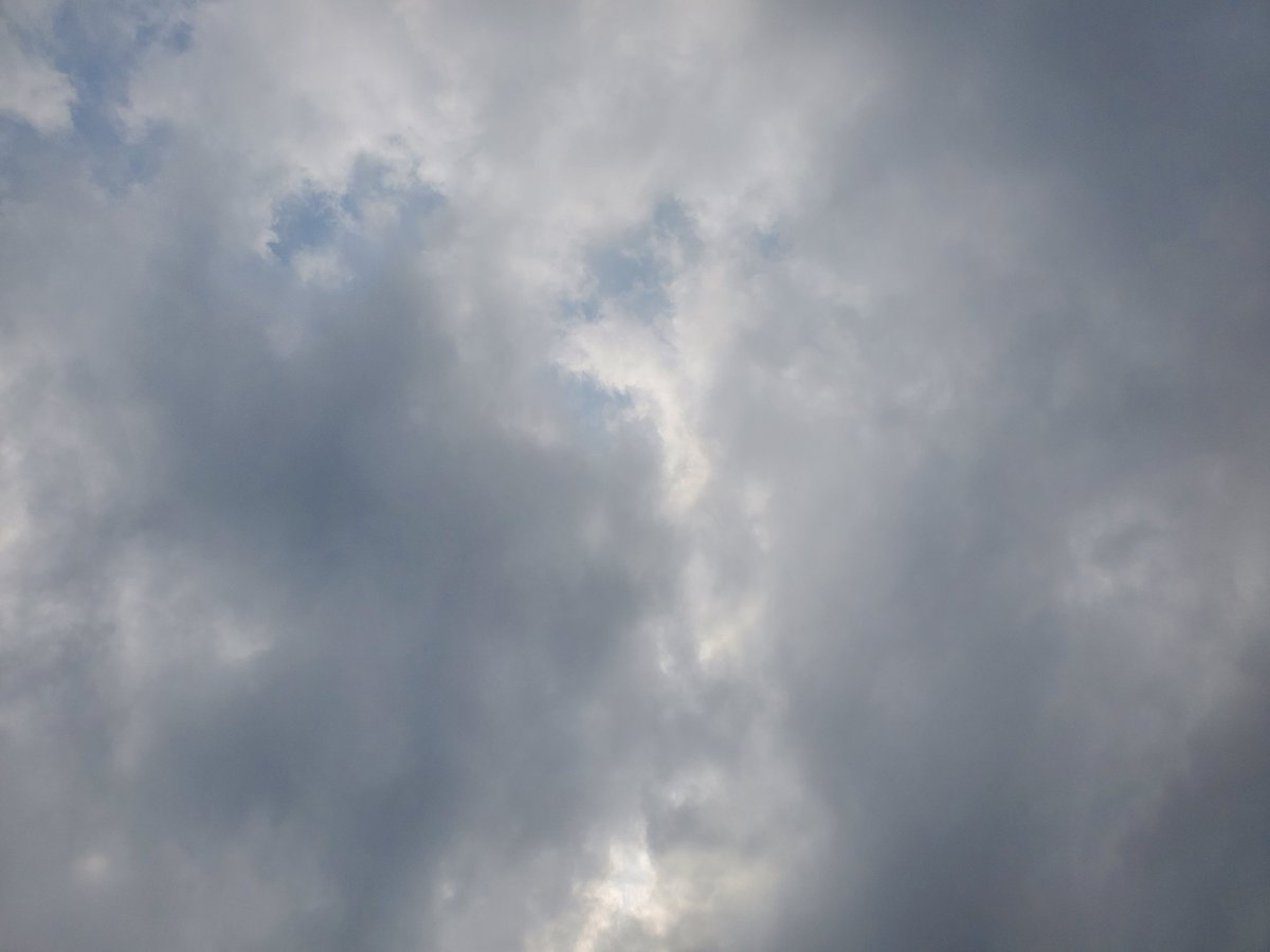 khizark08's tweet photo. Find the sun hidden behind these #cloudchallenge #nasago @GLOBEProgram https://t.co/18eCyUD3iH