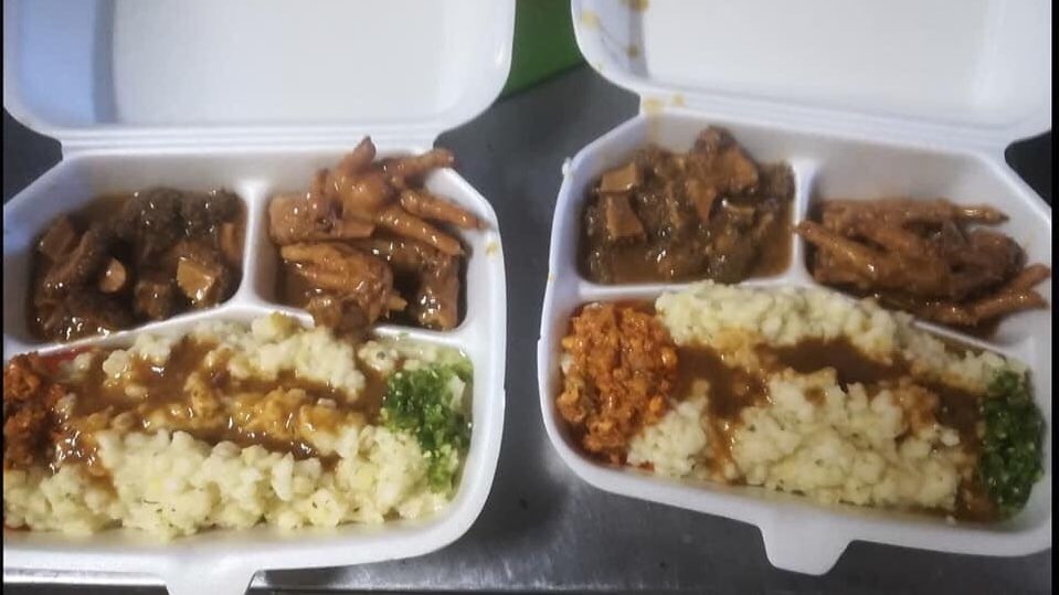 DJ_Buhle's tweet photo. π₯ is READY
We operate from 9am till 5pm
For orders please call 079 084 1122.
We also do deliveries at little cost.
@HangovaCafe Cnr Mbambisa & Twala Street , Klipspruit 1809 π₯
#CreateYourOwnFun https://t.co/L34yCkAWkb