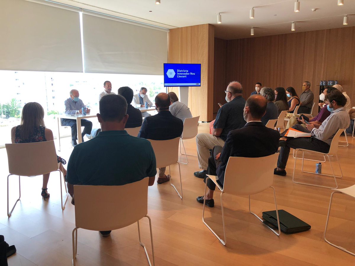 rll2030's tweet photo. Presentación del Distrito Innovador de Nou Llevant, proyecto clave, que junto con el Polo Marino, el Laboratorio Urbano 3B (Smart Lab) y la remodelación del Paseo Marítimo, dan forma a la propuesta de RLL2030 para la transformación del Litoral de Llevant https://t.co/trH9qMUF3u https://t.co/HNJH1nF3cV