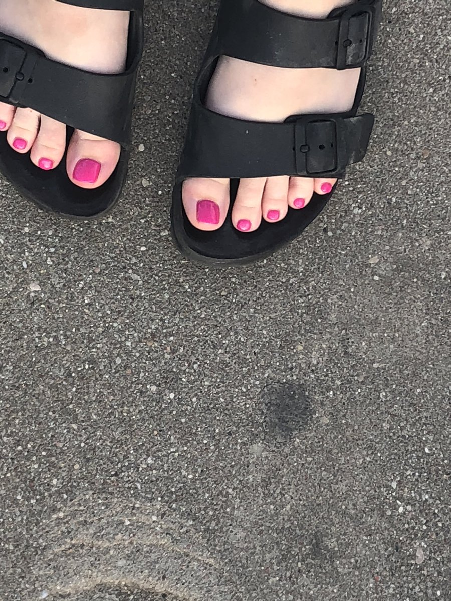 stoopki's tweet photo. Co myślisz?😈 Sprzedaje fotki stópek tanio;)
#Feetfettish #feetseller #paintednails #toes #stopy #sprzedaje https://t.co/uC2cp0hl87