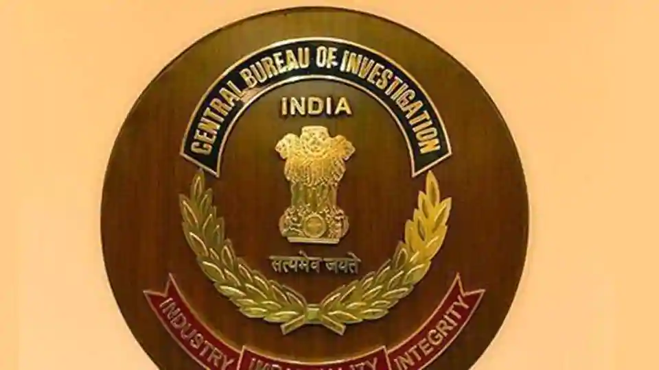 1stIndiaNews's tweet photo. #BreakingNews : जयपुर पहुंची #CBI की टीम, विधायक कृष्णा पूनियां के घर पर तलाशी लेगी CBI, 23 मई को राजगढ़ SHO विष्णुदत्त विश्नोई ने की थी आत्महत्या 

@KrishnaPooniaIN #VishnuduttVishnoi #SHOSuicideCase https://t.co/S0fi0CrzQU