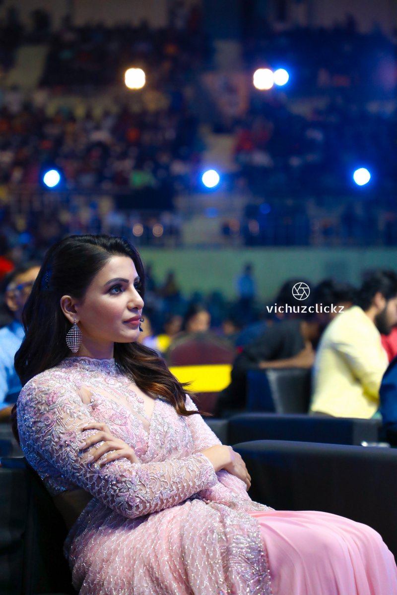 BheeshmaTalks's tweet photo. Major Throwback:
South Indian Actress #SamanthaAkkineni and #Nayantara at Zee Cine Awards Tamil 2020
#ZeeCineAwardsTamil2020
Best Actor (Female) β Jury Special
@Samanthaprabhu2 won for Super Deluxe
#ThrowbackStills https://t.co/eGiZhRXE4o