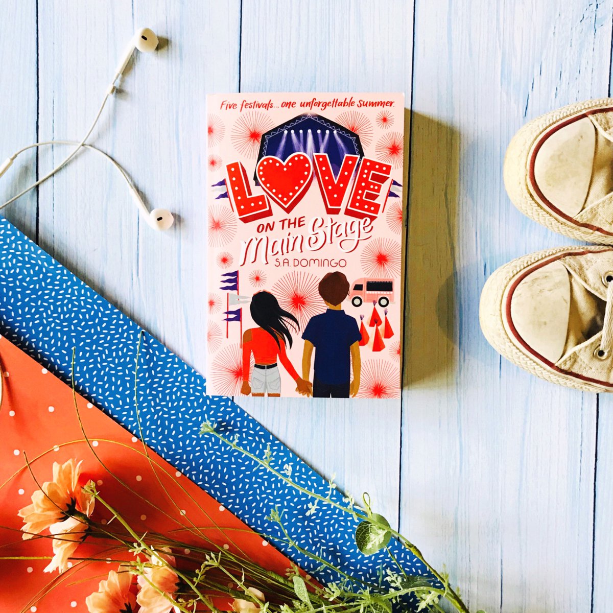 THRIVEHachette's tweet photo. We're thrilled to announce @sareetadomingo, author of @HachetteKids clean-teen YA novel Love on the Main Stage will be taking over the THRIVE twitter account on Thursday to celebrate the book’s release earlier this month. 

#LoveontheMainStage
#THRIVETakeover  #THRIVEingAtHome https://t.co/M1oooRIaGr