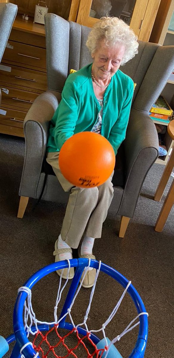 CranleaCareHome's tweet photo. How many balls can you get in the net in 60 seconds? #itscompetitiontime #basketball #Sportsweek https://t.co/Re7xBPgMIa