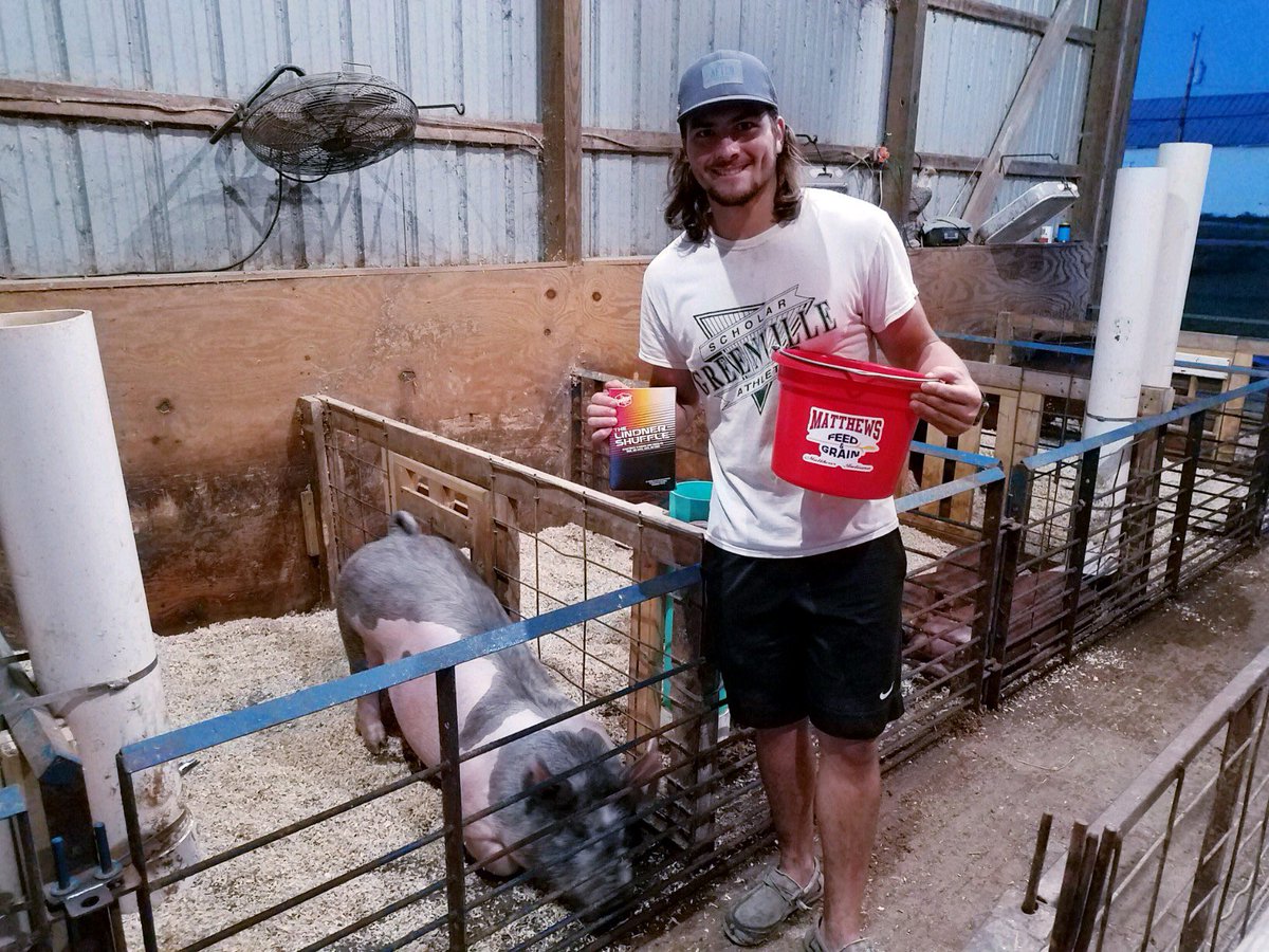 CentralOhioAg's tweet photo. Congratulations Hadyn Sharp
Greenville, Ohio on winning the #LindnerShuffleKit and the #Matthewsmade bucket. #ShowStoryHLC #CentralOhioAg https://t.co/BRdKm6OMKl