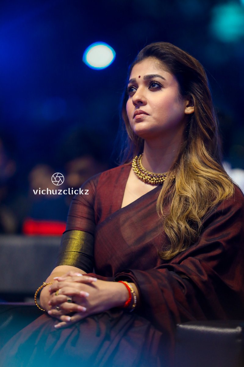 BheeshmaTalks's tweet photo. Major Throwback:
South Indian Actress #SamanthaAkkineni and #Nayantara at Zee Cine Awards Tamil 2020
#ZeeCineAwardsTamil2020
#Nayanthara - Two Awards
Favorite Actor Female for #Viswasam
Sridevi Award for Inspiring Women of Indian Cinema
#ThrowbackStills https://t.co/PpC5HX2EZx