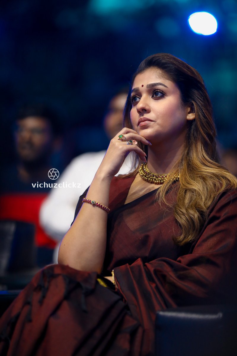 BheeshmaTalks's tweet photo. Major Throwback:
South Indian Actress #SamanthaAkkineni and #Nayantara at Zee Cine Awards Tamil 2020
#ZeeCineAwardsTamil2020
#Nayanthara - Two Awards
Favorite Actor Female for #Viswasam
Sridevi Award for Inspiring Women of Indian Cinema
#ThrowbackStills https://t.co/PpC5HX2EZx