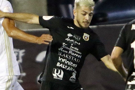 paulreidy67's tweet photo. Am sure Ibiza based 2nd division candidates Peña Deportiva could have squeezed a few more sponsors on their shirt... https://t.co/FK4aNDdlzL