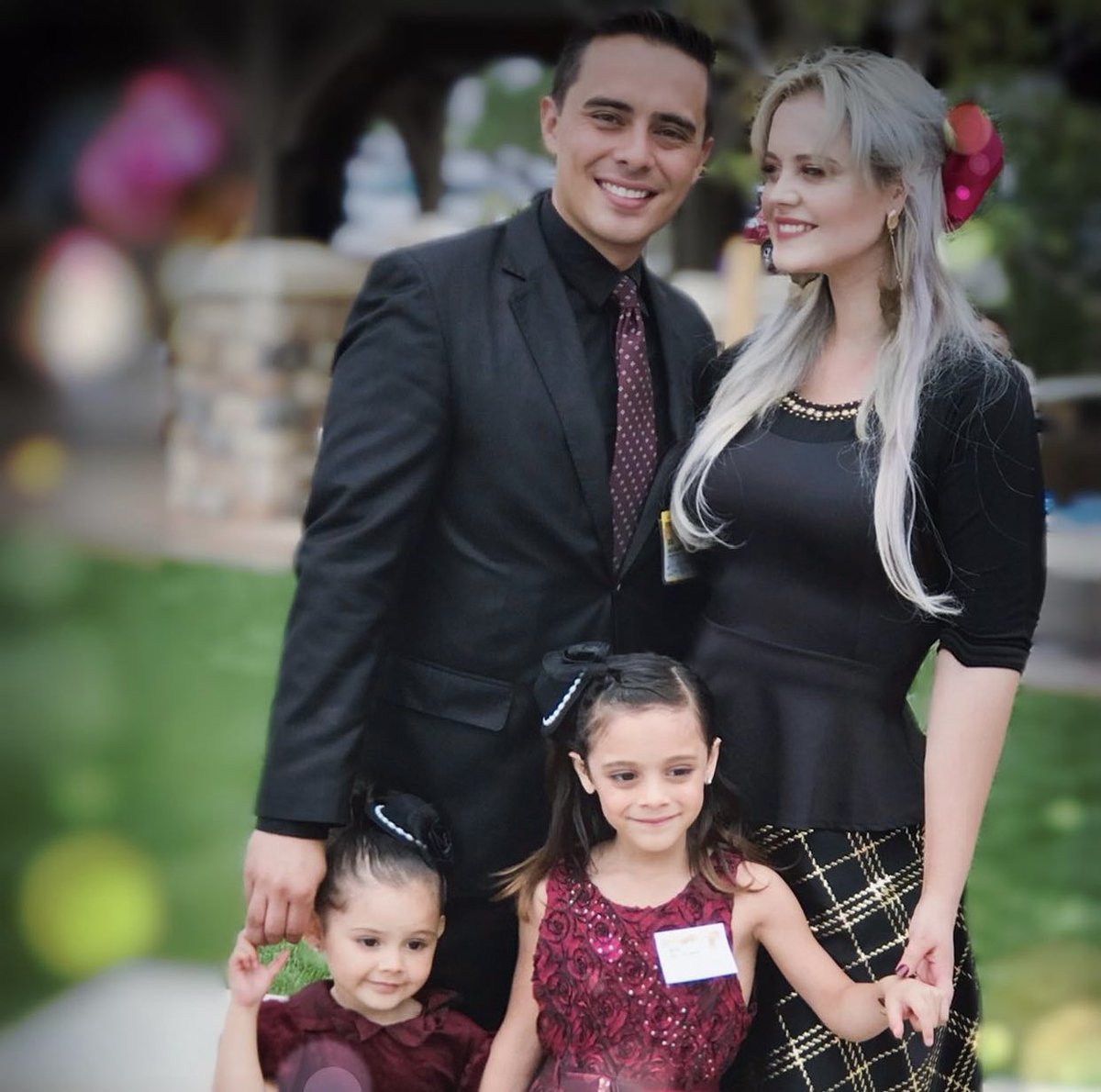 lozzprincess's tweet photo. Familia♥️🤍💖🖤🌿 https://t.co/zmrij8ahTL