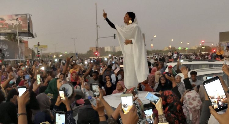 feministkolektf's tweet photo. Sudan’da kadın mücadelesi kazandı! 

Kadın sünneti kaldırıldı, 
Seyahat etme özgürlüğü hakkı kazanıldı, 
LGBTİ+’lara kırbaç ve idam cezası kaldırıldı 🌈 https://t.co/gq5vq6AYHN