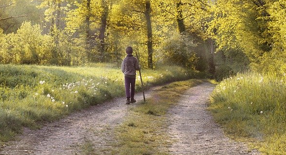 Speciaal voor mensen met een spierziekte die door de coronamaatregelen minder actief zijn dan anders, hebben fysiotherapeuten van het Radboudumc twee video’s opgenomen over bewegen en ademhalingsoefeningen..  spierziekten.nl/themas/sporten…