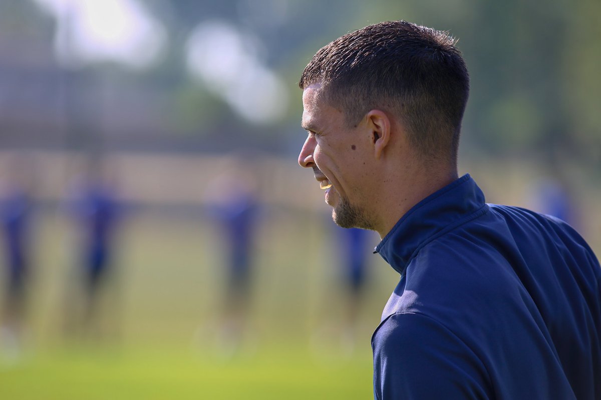 estac_officiel's tweet photo. Ils sont de retour à l’entrainement ! 🤩⚽️
.
.
#monday #mondaymotivation #work #TeamEstac 🔵⚪️ https://t.co/DgJ6UbEbFy