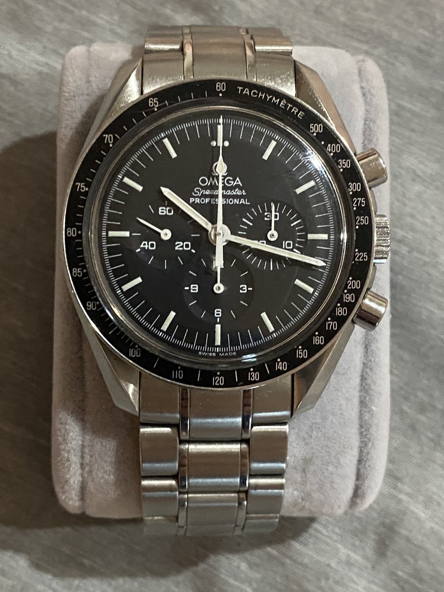 MrRecessionista's tweet photo. Monday choices... which @omegawatches ???
#watch #watches #Wristporn #watchesoftwitter #watchoftheday #timepiece #wristshot #luxurywatch #horology #watchfinder #watchgeek #watchmania #lovewatches https://t.co/fDtp3AFnby