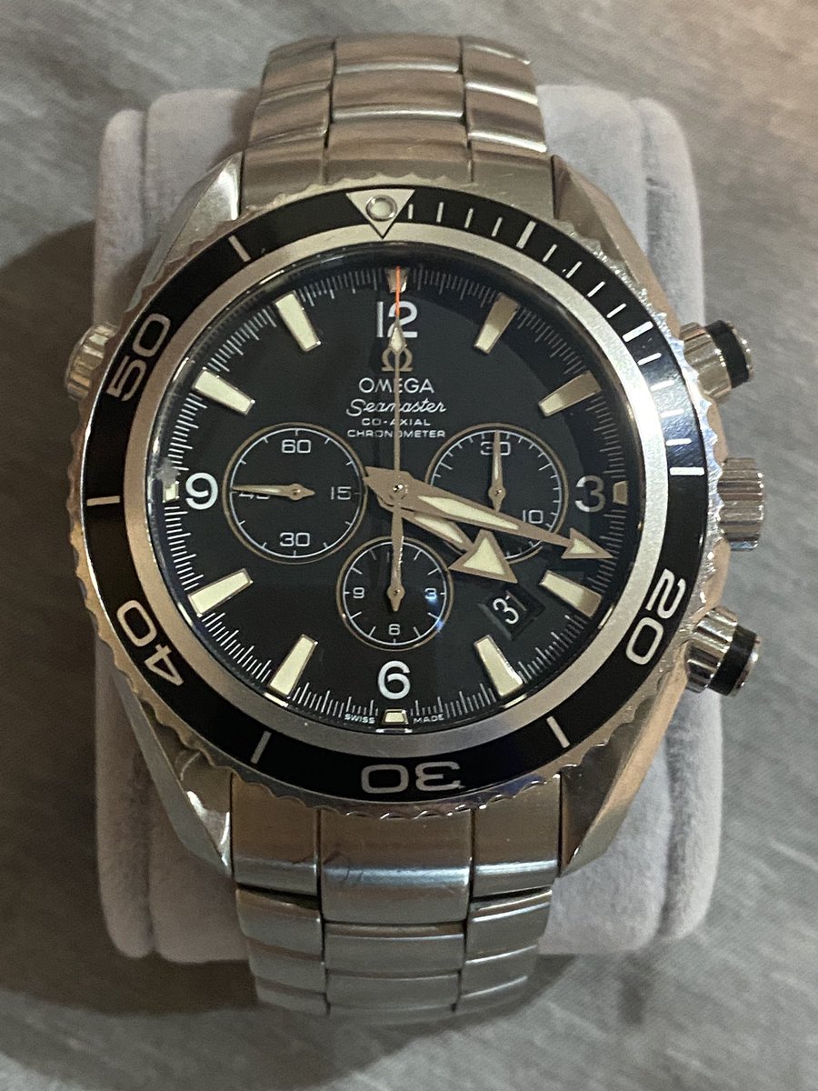 MrRecessionista's tweet photo. Monday choices... which @omegawatches ???
#watch #watches #Wristporn #watchesoftwitter #watchoftheday #timepiece #wristshot #luxurywatch #horology #watchfinder #watchgeek #watchmania #lovewatches https://t.co/fDtp3AFnby