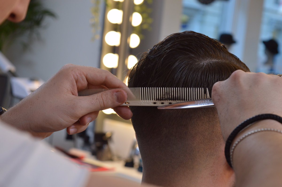 The_Barberhouse's tweet photo. 10-5 this week and next! Get booked in through the @booksyappuk or call 0121 236 7507!

 #booksy #magicstamp #barber #barberuk #juniorbarber #birmingham #colmorerow #waterloostreet #independantbirmingham #thebarberhouse #barbergang #mensgrooming #independentbham #ukbarbers https://t.co/6aKuNltuwG