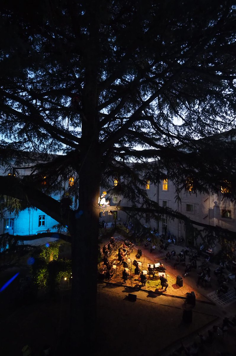 ItalyMFA's tweet photo. Vivi un'#estateallitaliana 🇮🇹 ovunque tu sia

🎶Non perdere "Two for tree and orchestra", con Paolo Fresu e @DanielediB, disponibile gratuitamente e on demand sulla pagina 💻 https://t.co/6oIlSW3CIy e su YouTube @UmbriaJazz_OFC per tutta la giornata di oggi (20 luglio). https://t.co/PBUgc2wi9Q