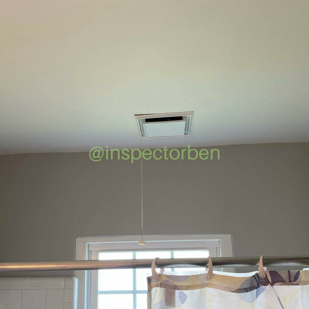 InspectorBen's tweet photo. Have you ever seen a pull chain exhaust fan in a bathroom? This was a first for me. 😂🤷♂️#pullchain #vent #showerfan #thisisafirst #homeinspection #homeinspectorlouisvilleky #homeinspector #louisvillerealestate https://t.co/Wh6rKPw3l0