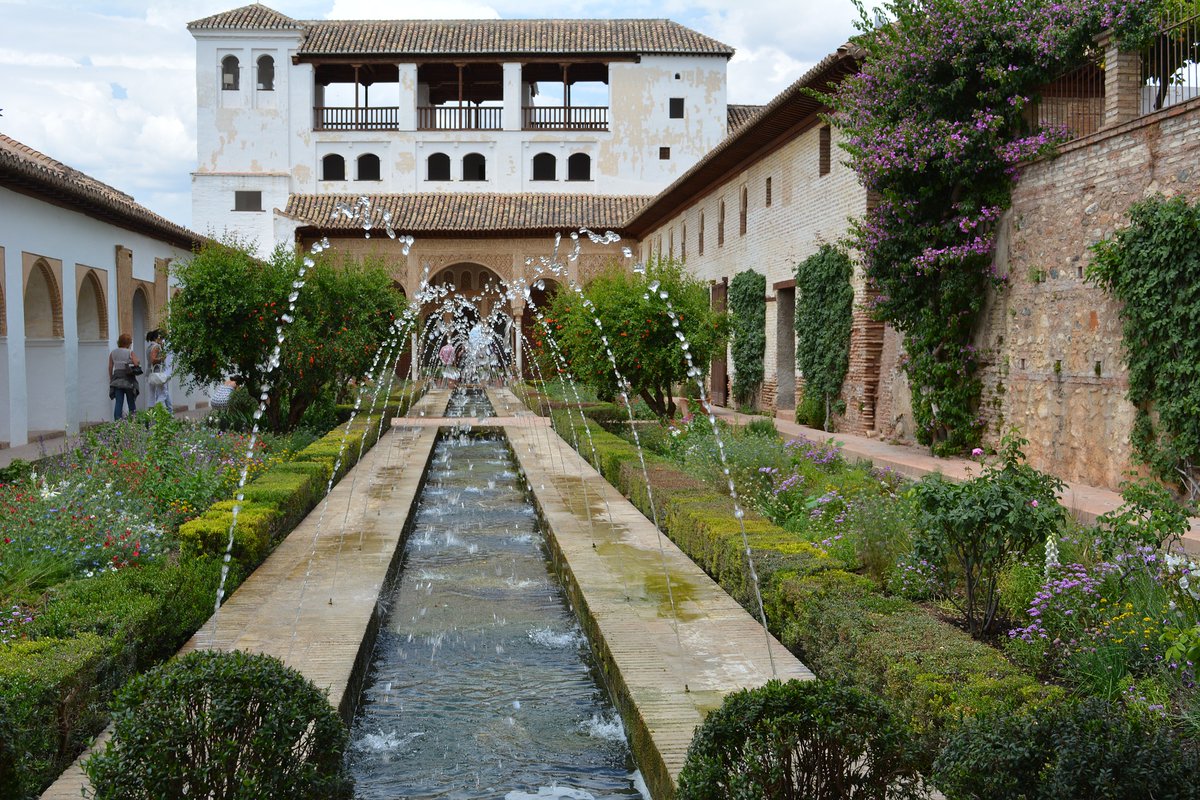 madridandbeyond's tweet photo. As the @alhambracultura celebrates 150 years as a public monument, we take a look at 10 facts about this incredible destination described by Moorish poets as “a pearl set in emeralds”. Read on at https://t.co/hFsDbNcX9n. Have you visited? What do you remember most? https://t.co/zu8iLOd431