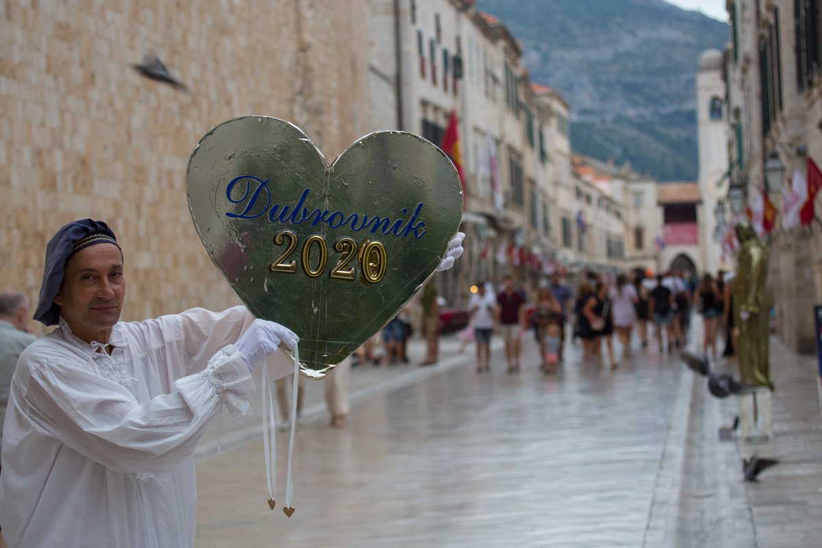 Dubrovnik tourist guide tweet media