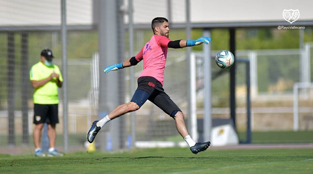 RSantamaria13's tweet photo. Vamos @RayoVallecano!! ⚡⚡⚡ https://t.co/xfsEXbEyac