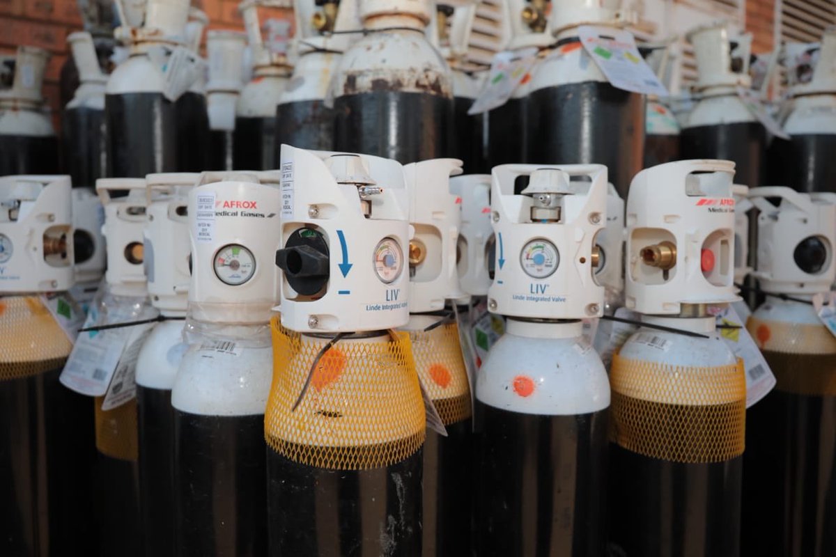 Thread by DrZweliMkhize On a walkabout of the newly renovated Lenasia