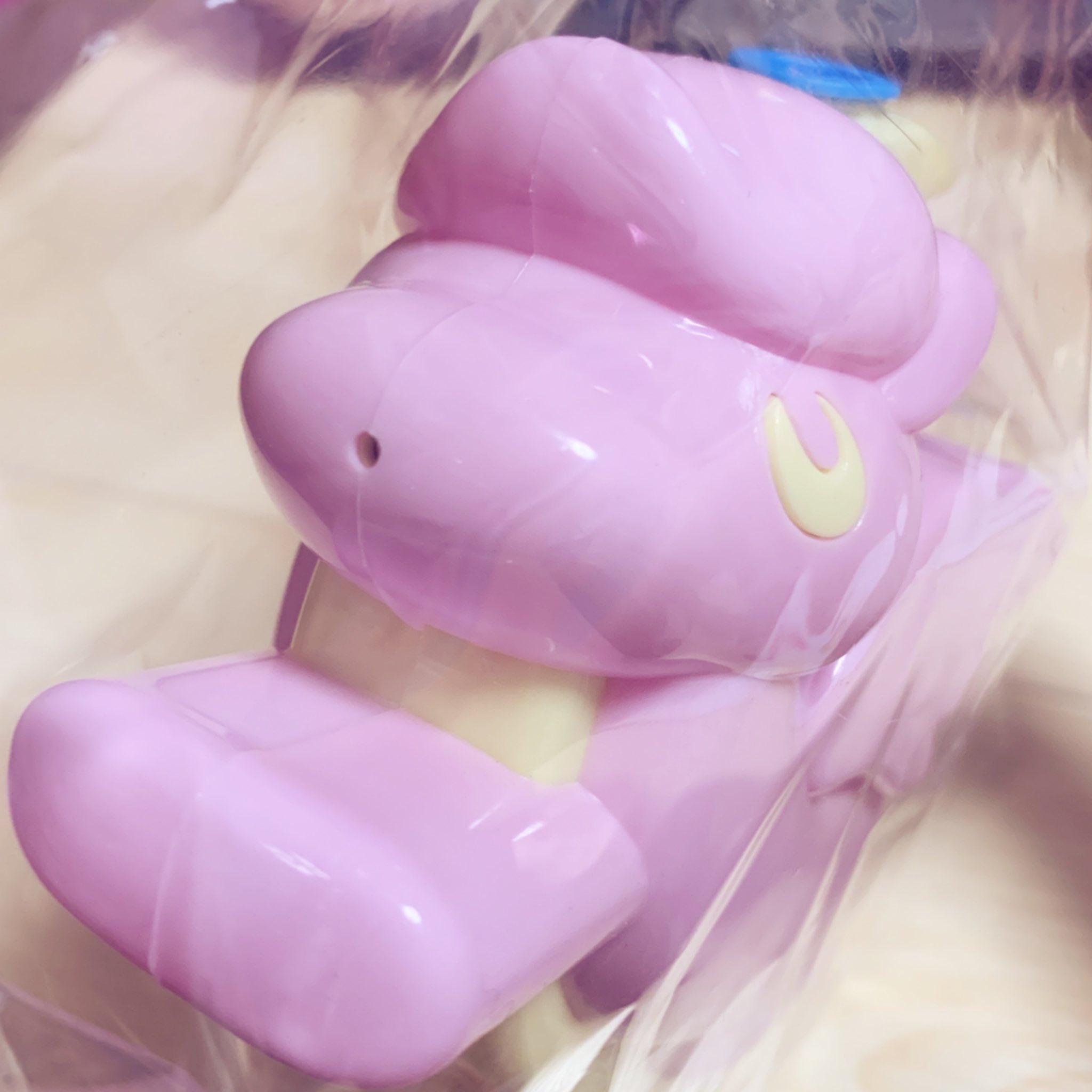 にとき ダイソー アクアシューター ユニコーン もはや水鉄砲には見えない笑 月の形をしたスティックに空を翔ぶユニコーンが立体的に象られて サイズにボリューム感がある 両面ともにしっかり造形されてて飾ってもかわいい 水は口 鼻 から出るの