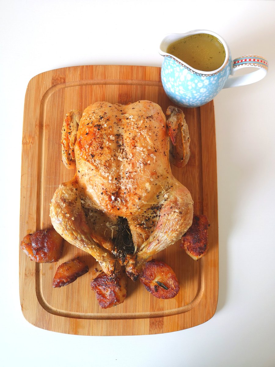 Today on Return to Blender I attempt a timeless classic - roast chicken - which sends me down a research rabbit hole in my quest for moist meat and crisp golden skin returntoblender.com/2020/07/19/no-… #food #blog
