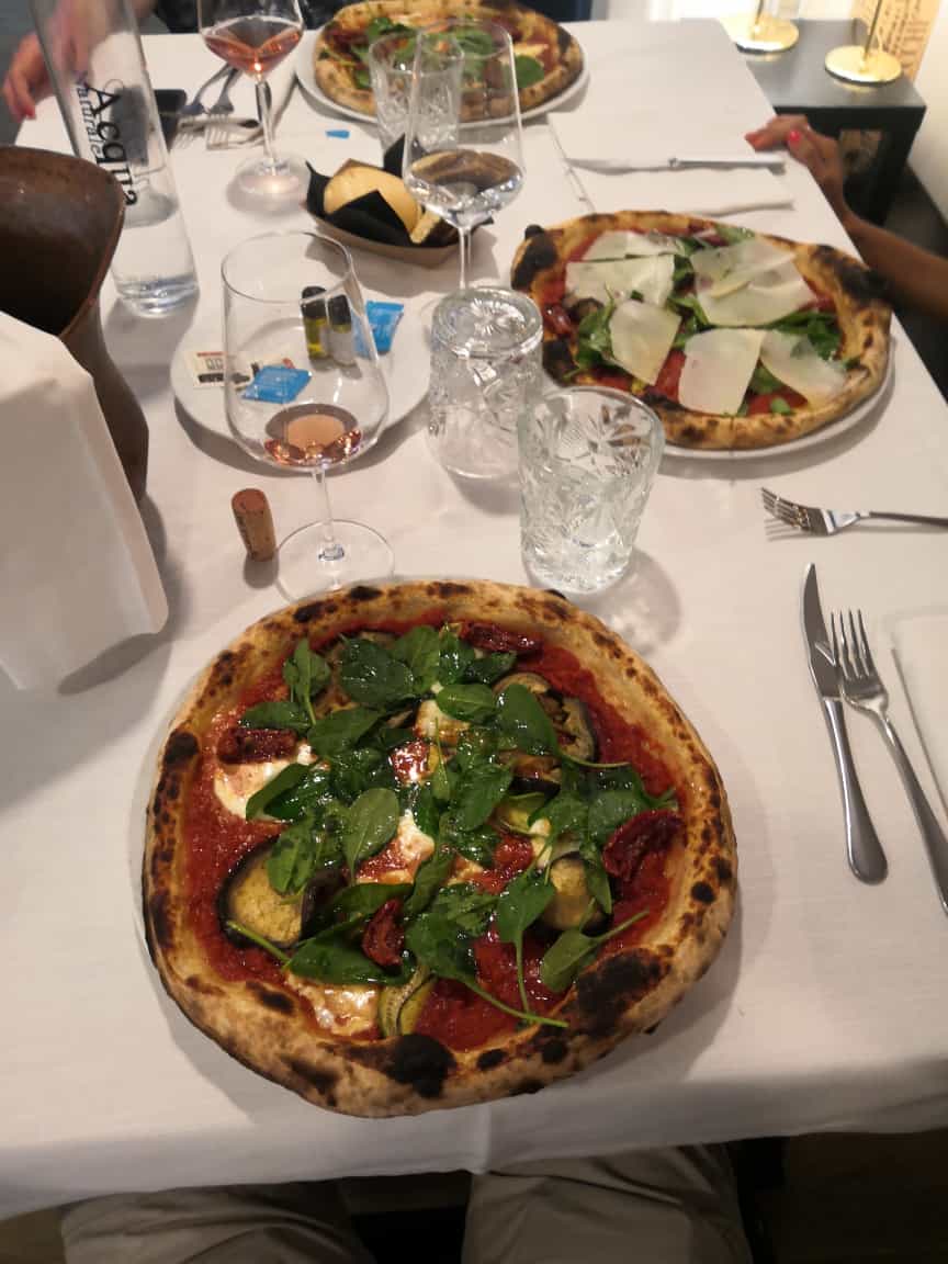 ManuMarazzi's tweet photo. #cesenatico #pizza #minivacanza https://t.co/YkVAmcemfL