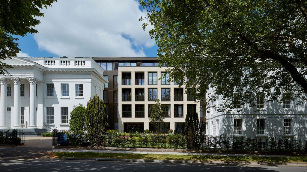 ubudesignuk's tweet photo. Great to see One Bayshill Road, Cheltenham receive another award....this time a 'Good Neighbour Award' in the #HousingDesignAwards. See the list of winners here:-
https://t.co/g9ICkgWUSP
@Glenn_Howells @SkyGardenUK @PegasusLife
#luxuryapartments #awardwinners #ubdesign https://t.co/TIP6szKTRW