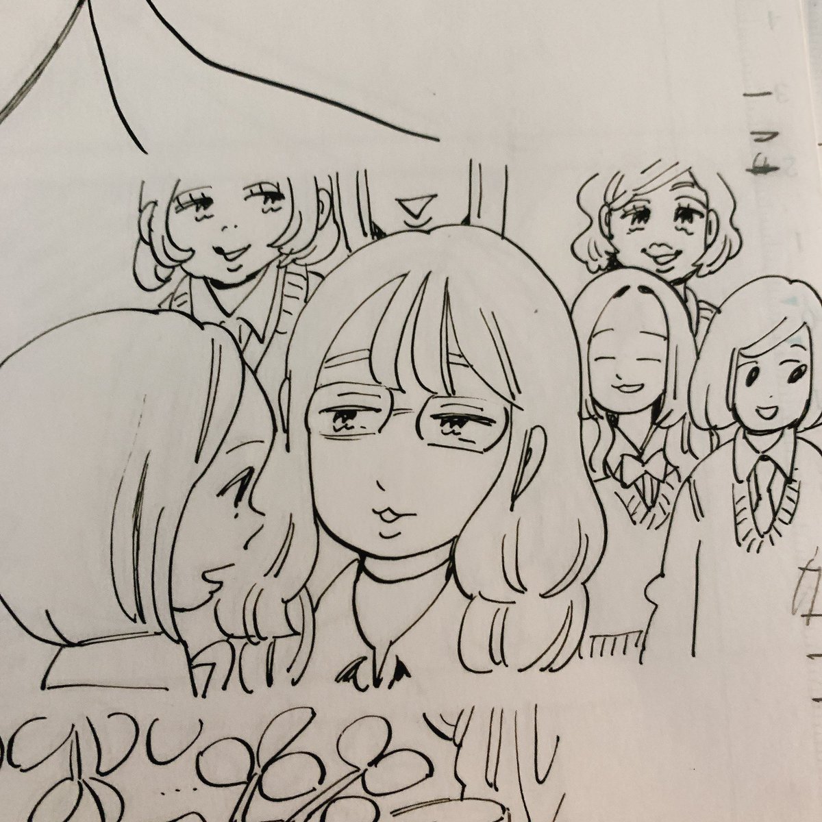 モブ女子、どんな部屋に住んでてどんな友達がいてどんなことで悩んでて、など考えながら描くと楽しい。 