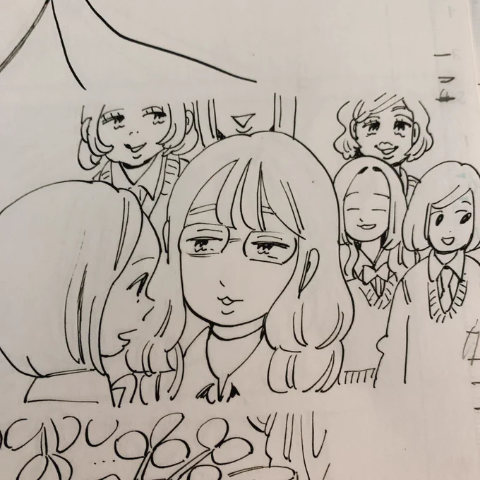 モブ女子、どんな部屋に住んでてどんな友達がいてどんなことで悩んでて、など考えながら描くと楽しい。 
