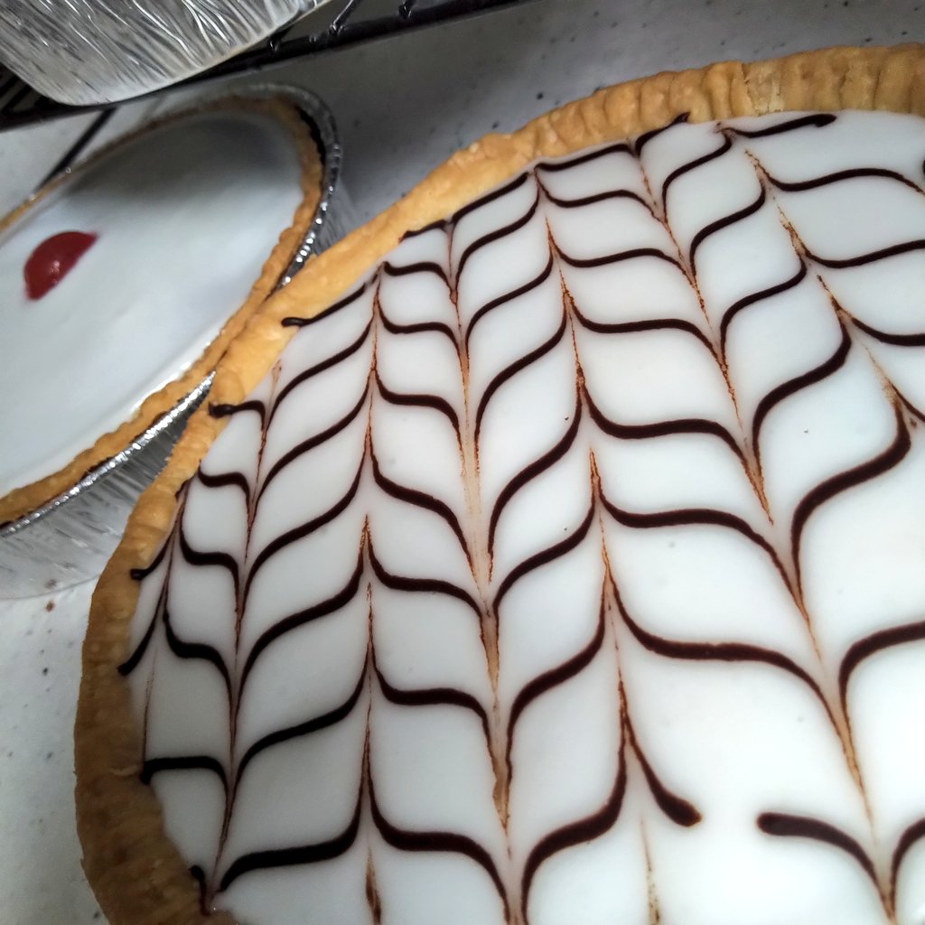 vegancakery's tweet photo. The original and best #vegan Bakewell Tarts...from 'classic' to Black Forest, Lemon to Raspberry & Coconut and many more 😍
All available for UK wide courier delivery at: https://t.co/1svIXjdrwp
#TheVeganCakery #VeganCakery #OnlyOneTVC #AlwaysVegan #CakeryNotFakery https://t.co/eAQ7cjIpIp