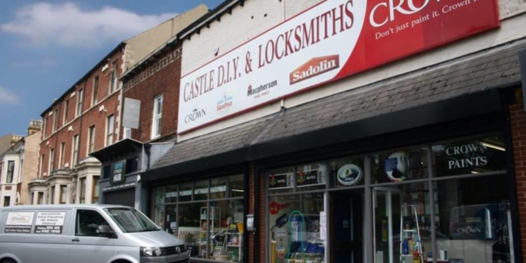 castlelocksdiy's tweet photo. *Extended Hours Update ๐
Now open: MONDAY TO FRIDAY 9.00 - 5.00
SATURDAYS 9.00 - 3.00
#keys #keyscut #locks #paint #electrical #gardening #plumbing #diy #hardware #tools #antrimroad #belfast @BelfastHourNI @NBelfasthour https://t.co/I8B4StuGNw