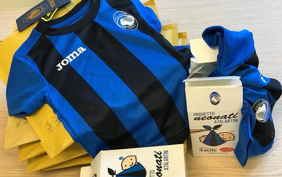 Pour renforcer le sentiment d'appartenance au club, Percassi lance en 2010, le Projet inédit des Neonati Atalantini : chaque enfant né dans la ville de Bergamo et aux alentours se voit offrir un kit contenant un maillot taillé bébé, et deux briques de lait de marque locale