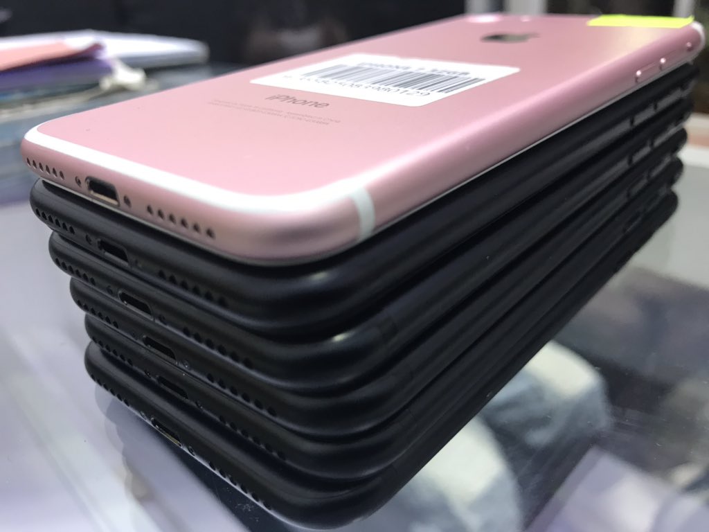 batlink_phones's tweet photo. U.K Used 📱 iPhone 7 32gb available @batlink_phones
#iphone7
#batlink
❤️😍👌 https://t.co/Alv9iQeoQu