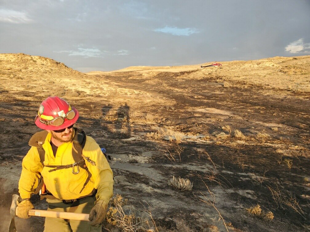 MDwildfire's tweet photo. MDS1 helped on 300 acre fire yet. Everyone doing well https://t.co/zGkMXgIWBM
