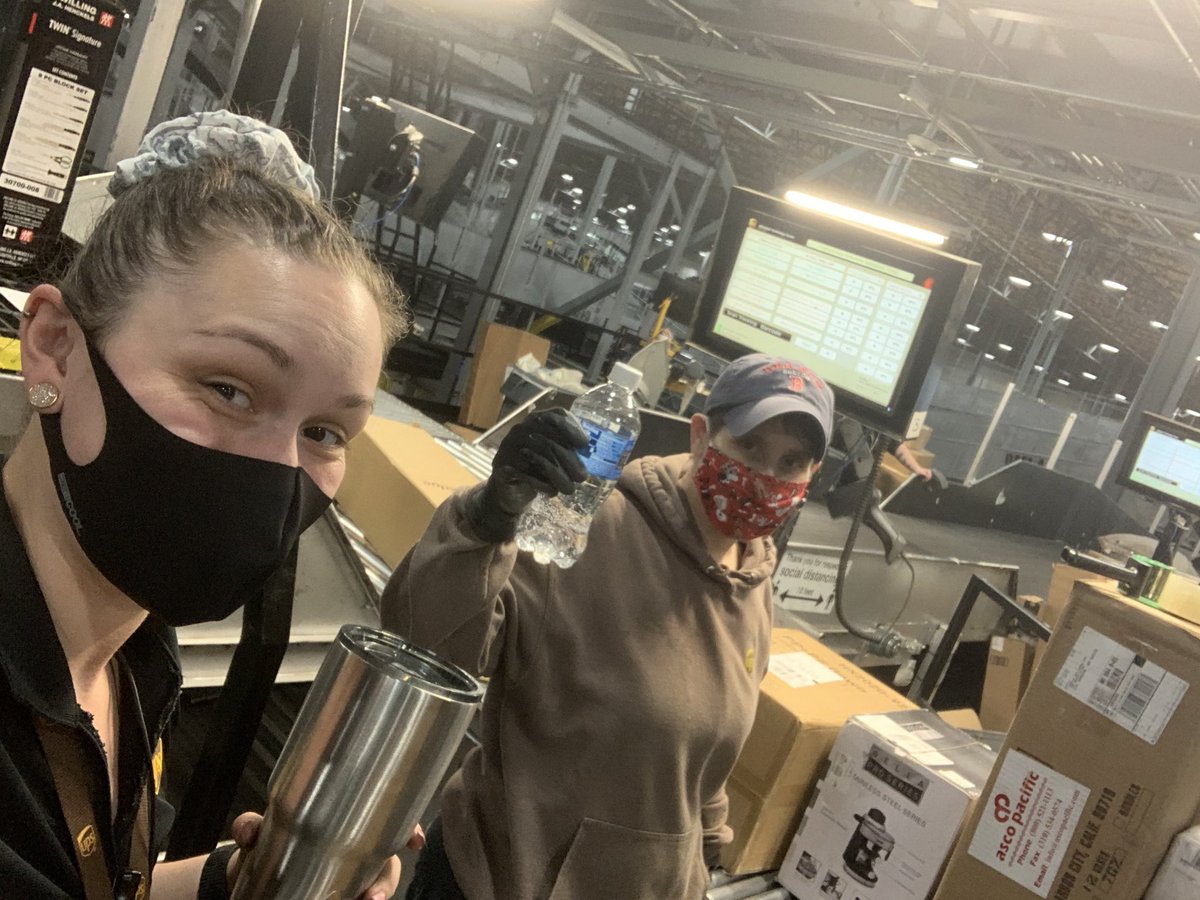 Are you staying hydrated in this heat?! Kristen always has water on hand for her and the other clerks in da! Nice job! ⁦<a href="/NorthwestUPSers/">Northwest UPSers</a>⁩ ⁦<a href="/wwalker1985/">Wesley Walker</a>⁩