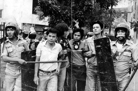 ProBonoResource's tweet photo. Martial Law Stories: Remembering https://t.co/IqE8IIy2qW #probono #probonoresources (Source: The Martial Law Chronicles Project) https://t.co/2cpKcAXlc2
